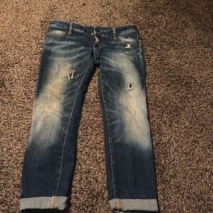 Gently used, LIKE NEW Dsquared capris size 38